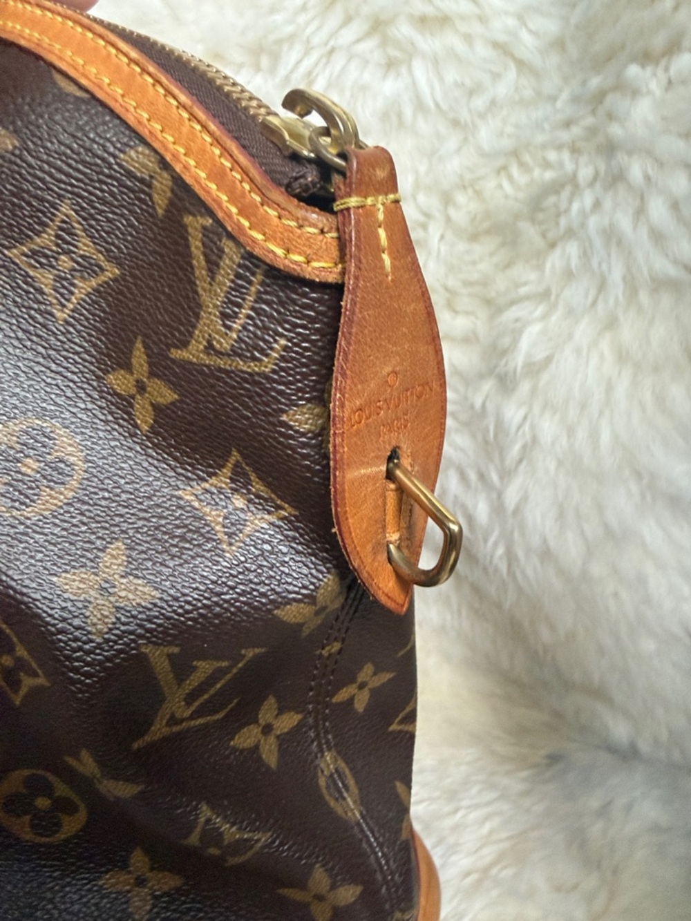 Louis Vuitton Brown Monogram Canvas Lock It Satchel Beautiful Trim - Picture 3 of 9